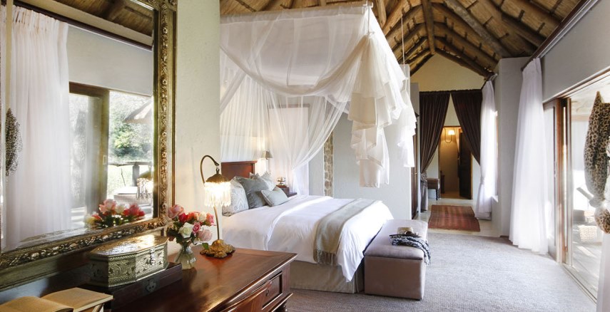 Luxury bedroom, Dulini Moya, Sabi Sand Game Reserve